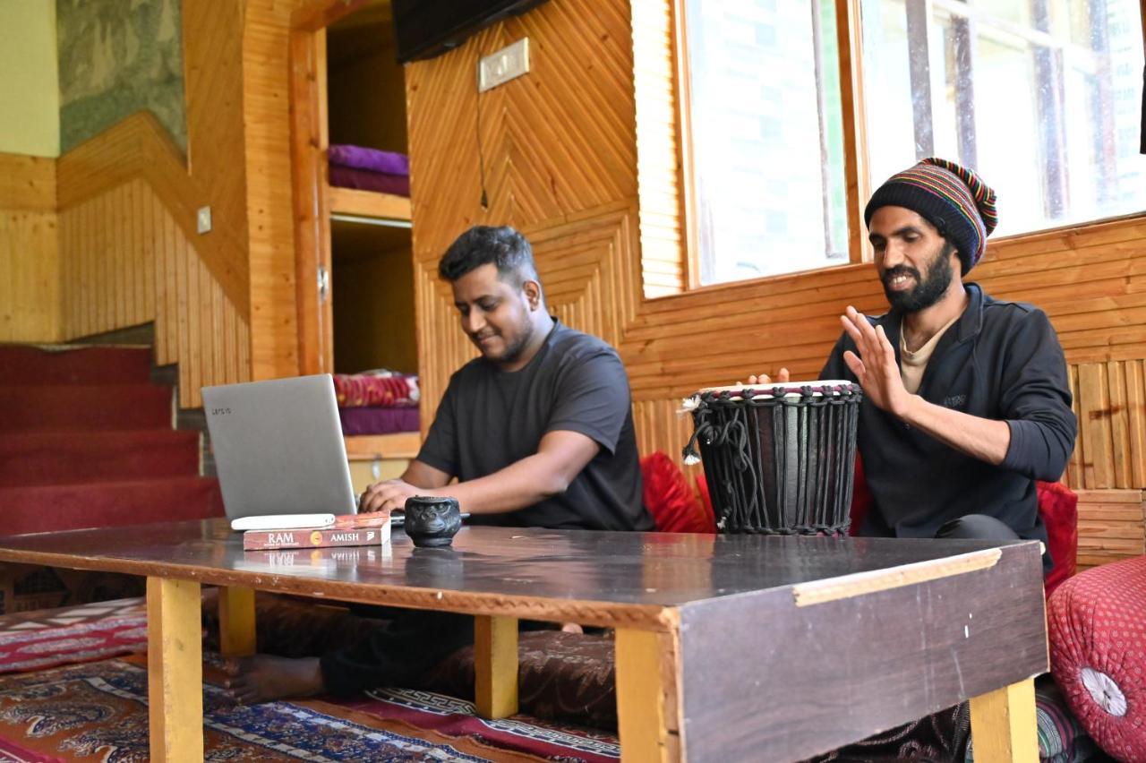 Indian Backpackers Hostel Manāli Eksteriør billede
