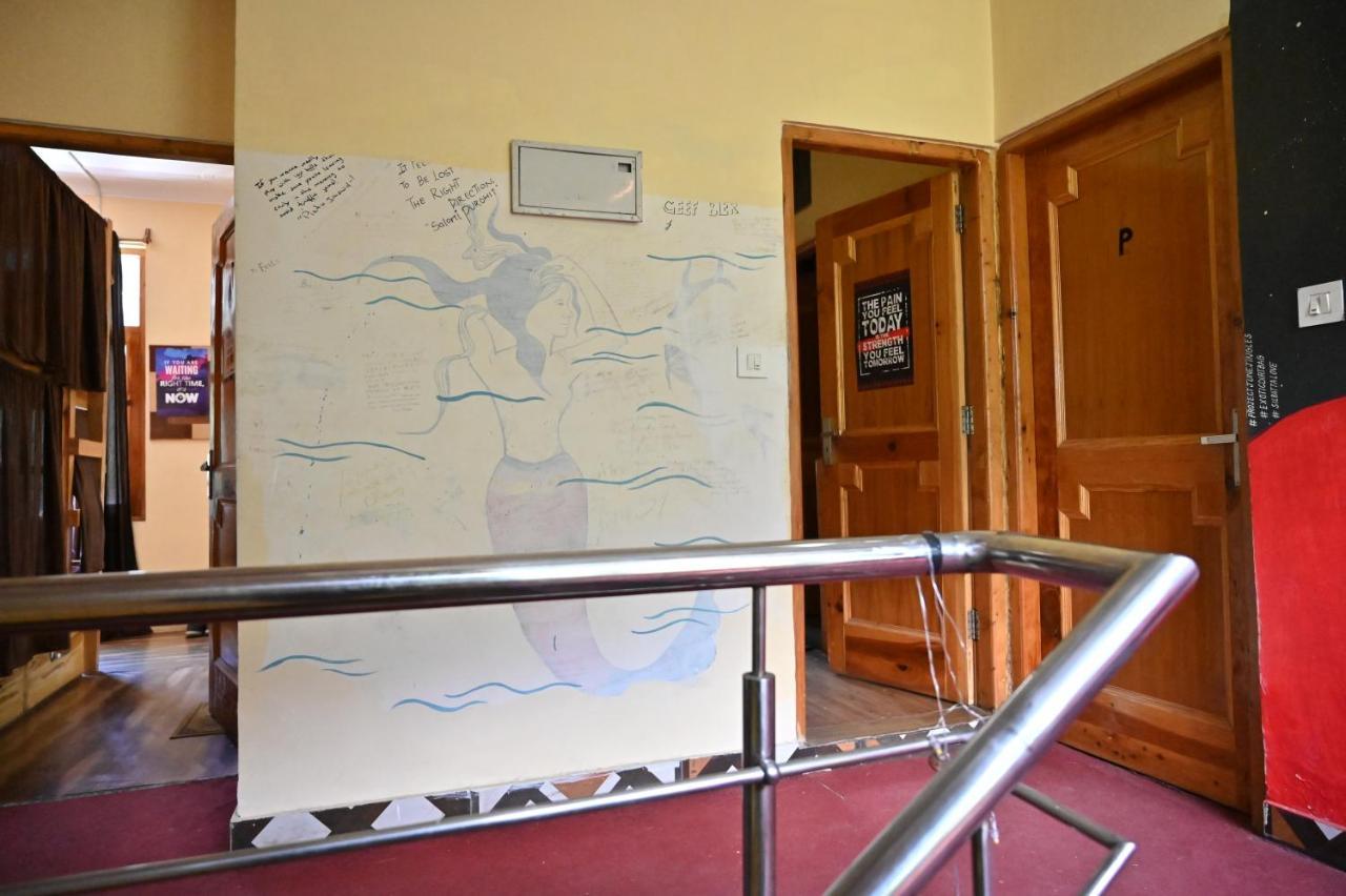 Indian Backpackers Hostel Manāli Eksteriør billede