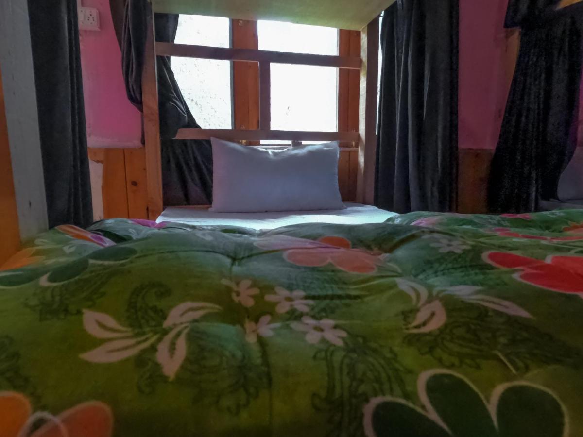 Indian Backpackers Hostel Manāli Eksteriør billede
